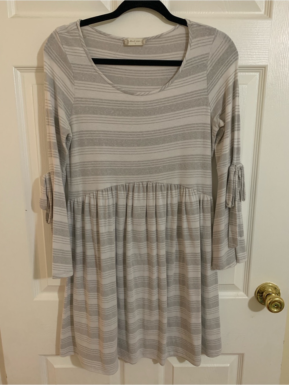 Altar'd State Striped Scoop Neck Top in Gray & White